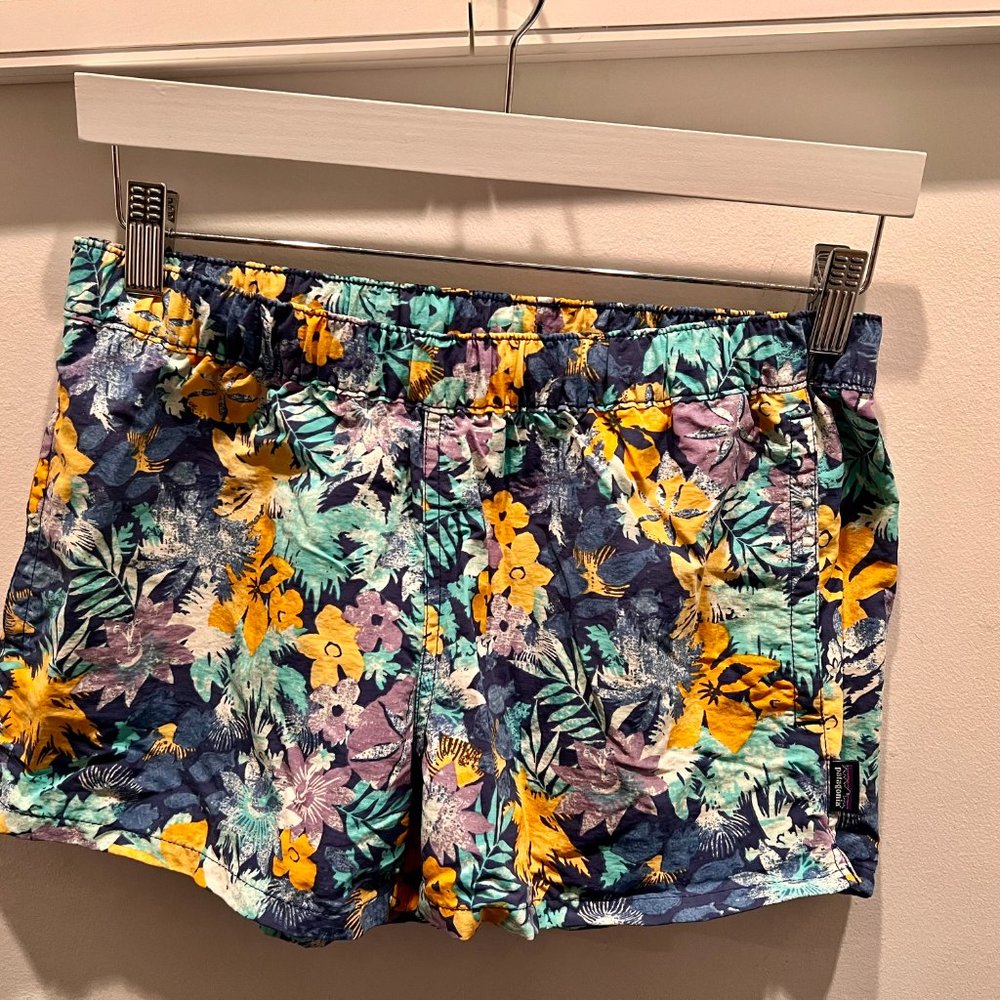 Patagonia women's floral shorts - swim/run